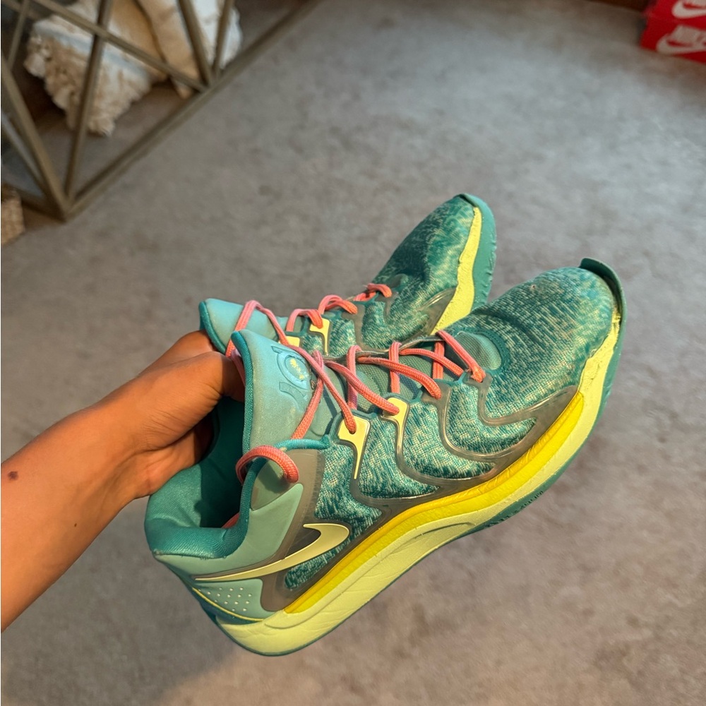 KD17 basketball shoes